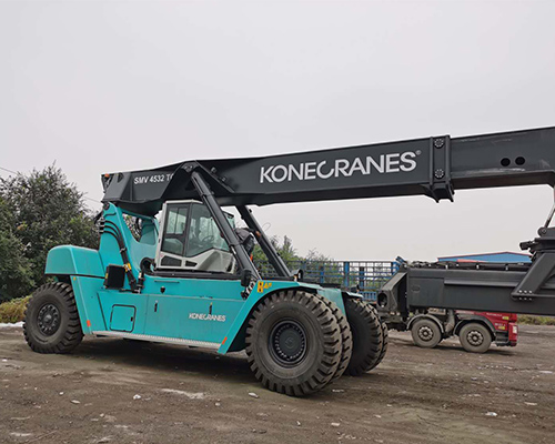 啟洋正面吊租賃咨詢，影響集裝箱正面吊的穩(wěn)定性的因素